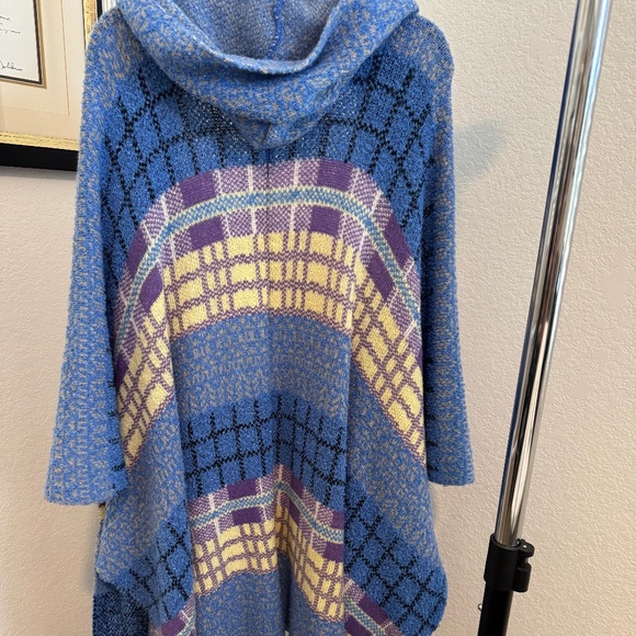 Free People Poncho - Picture 4 of 4